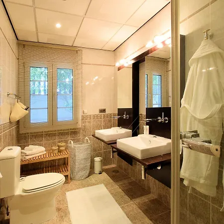 Luxury With Private Pool Near Sea In Villa *